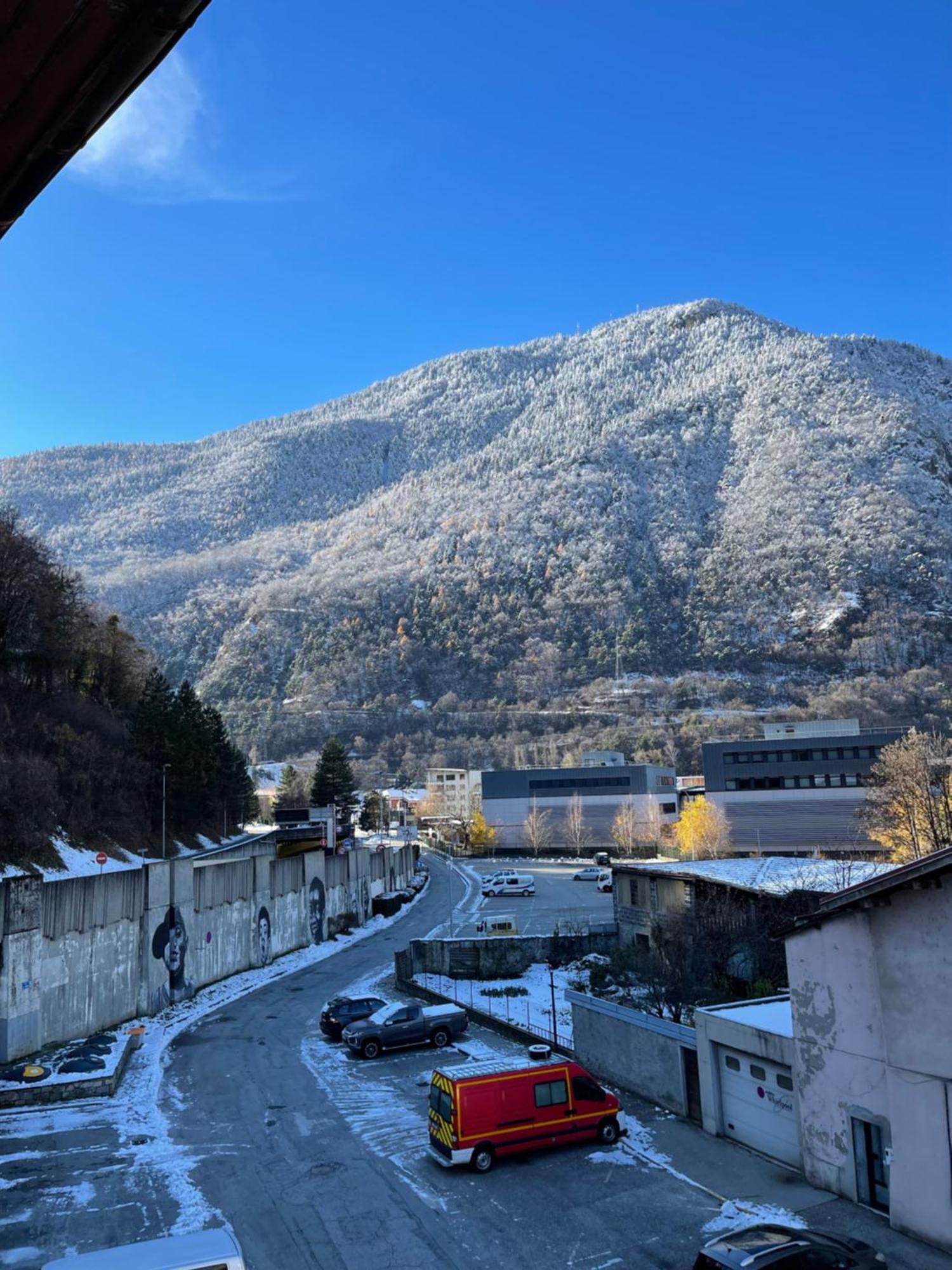 La Montagnette L Ours T1 Maison En Travaux De 10H A 17H Мутье Экстерьер фото